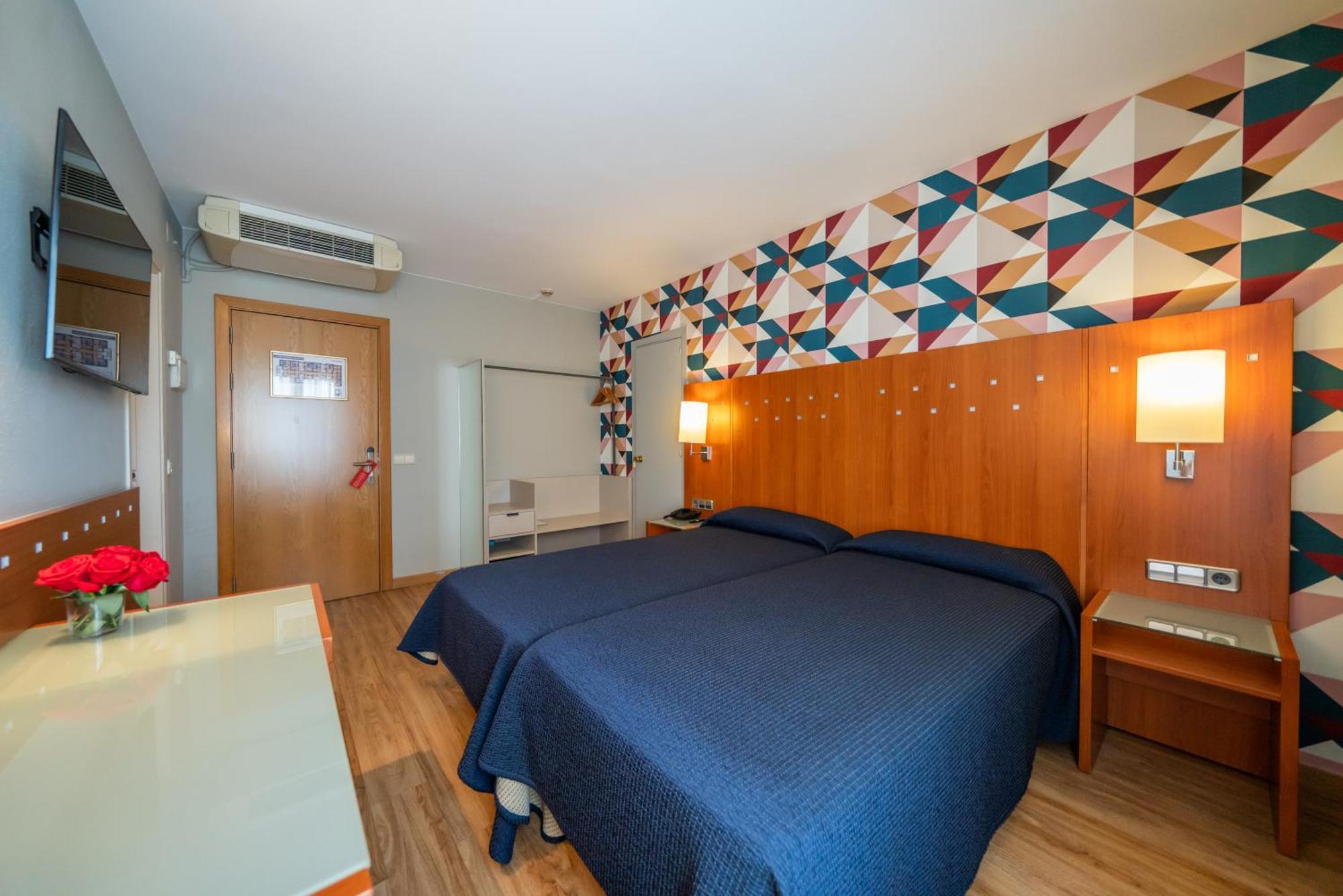 Hotel J. Balmes Vic Exterior foto