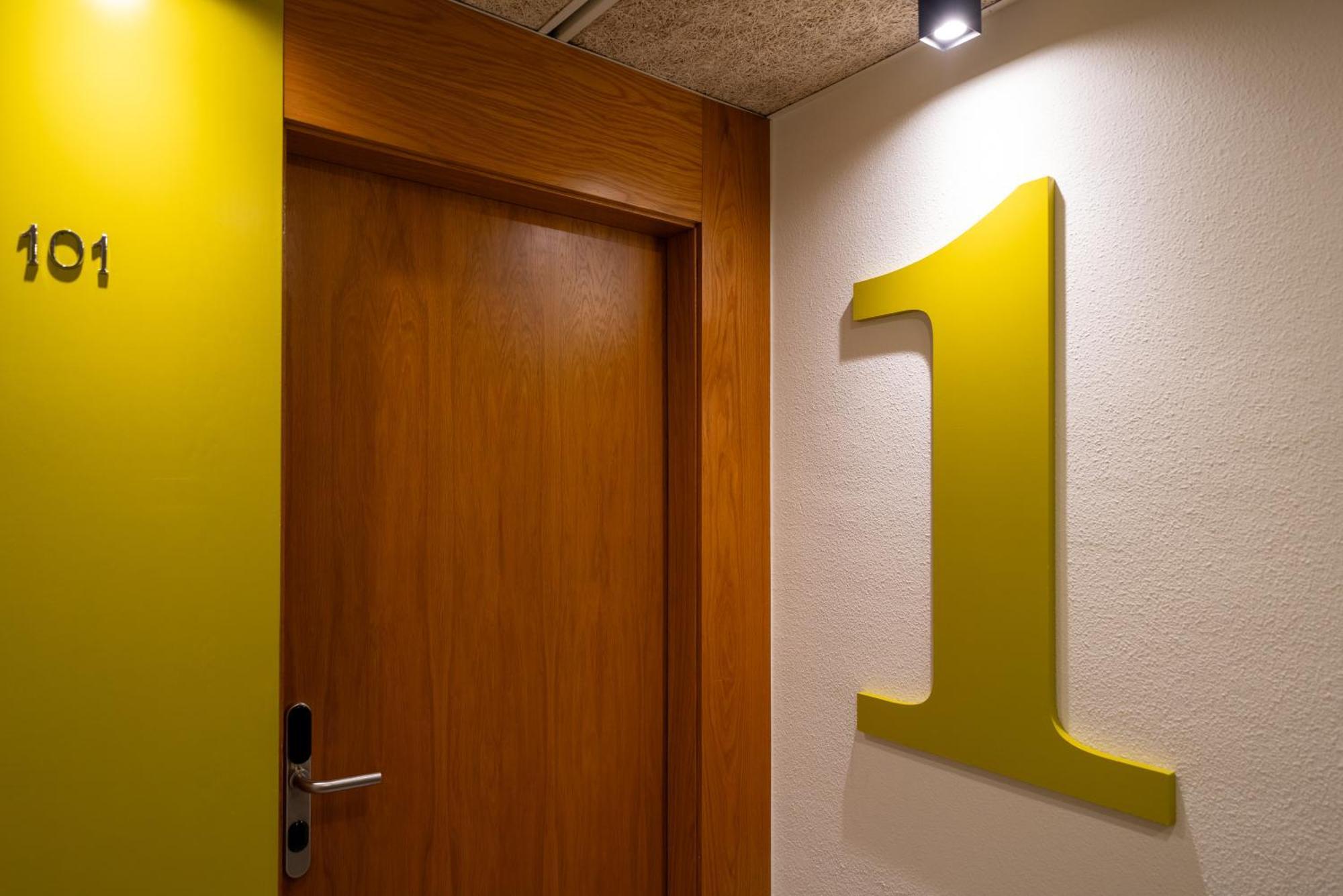 Hotel J. Balmes Vic Exterior foto