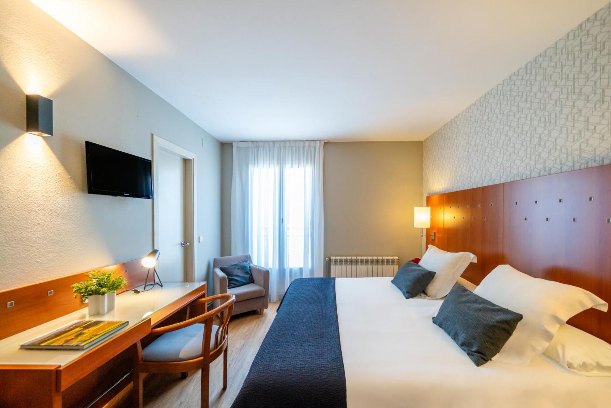 Hotel J. Balmes Vic Exterior foto