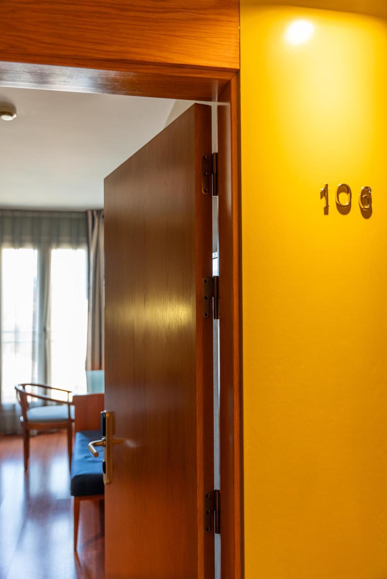 Hotel J. Balmes Vic Exterior foto