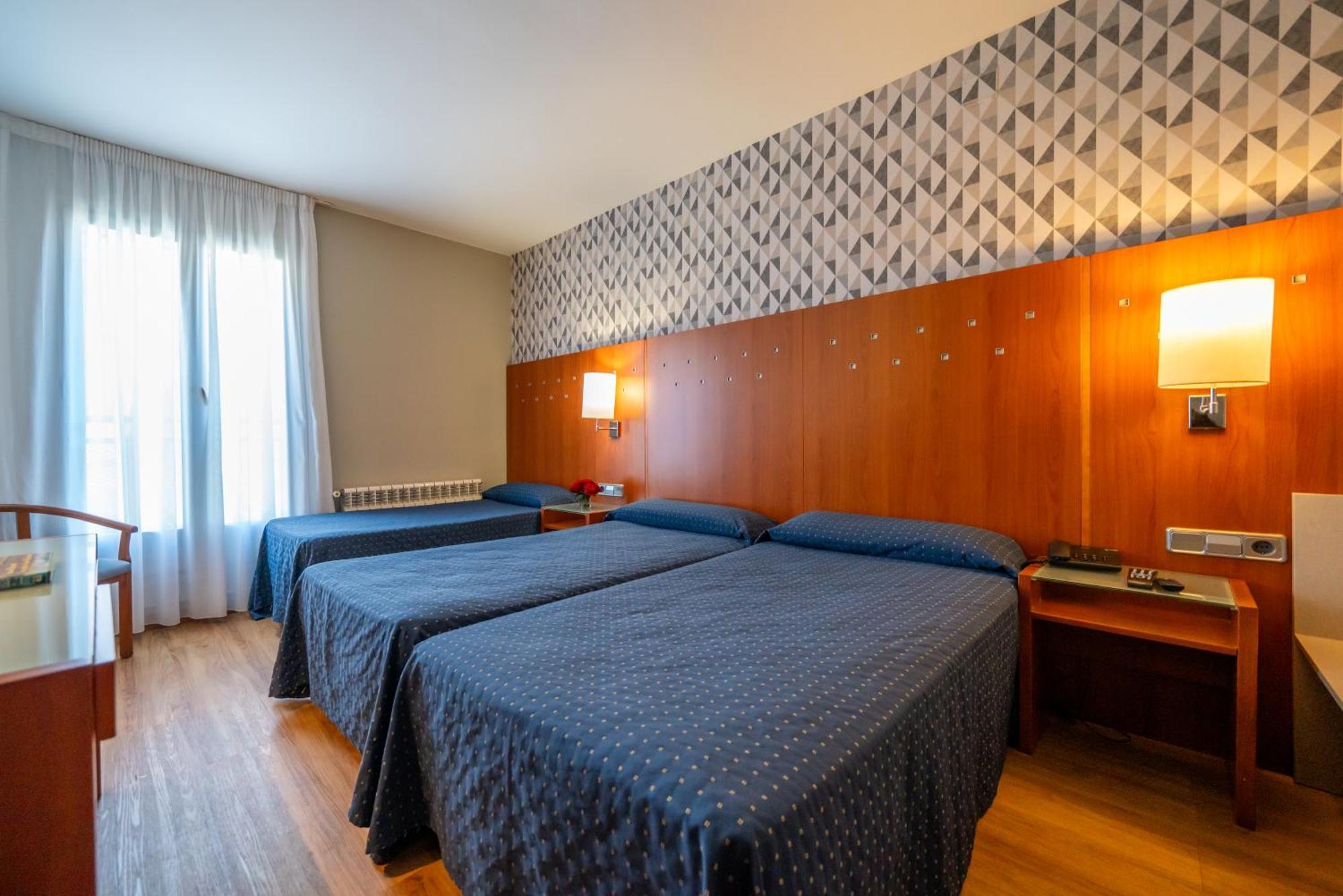 Hotel J. Balmes Vic Exterior foto