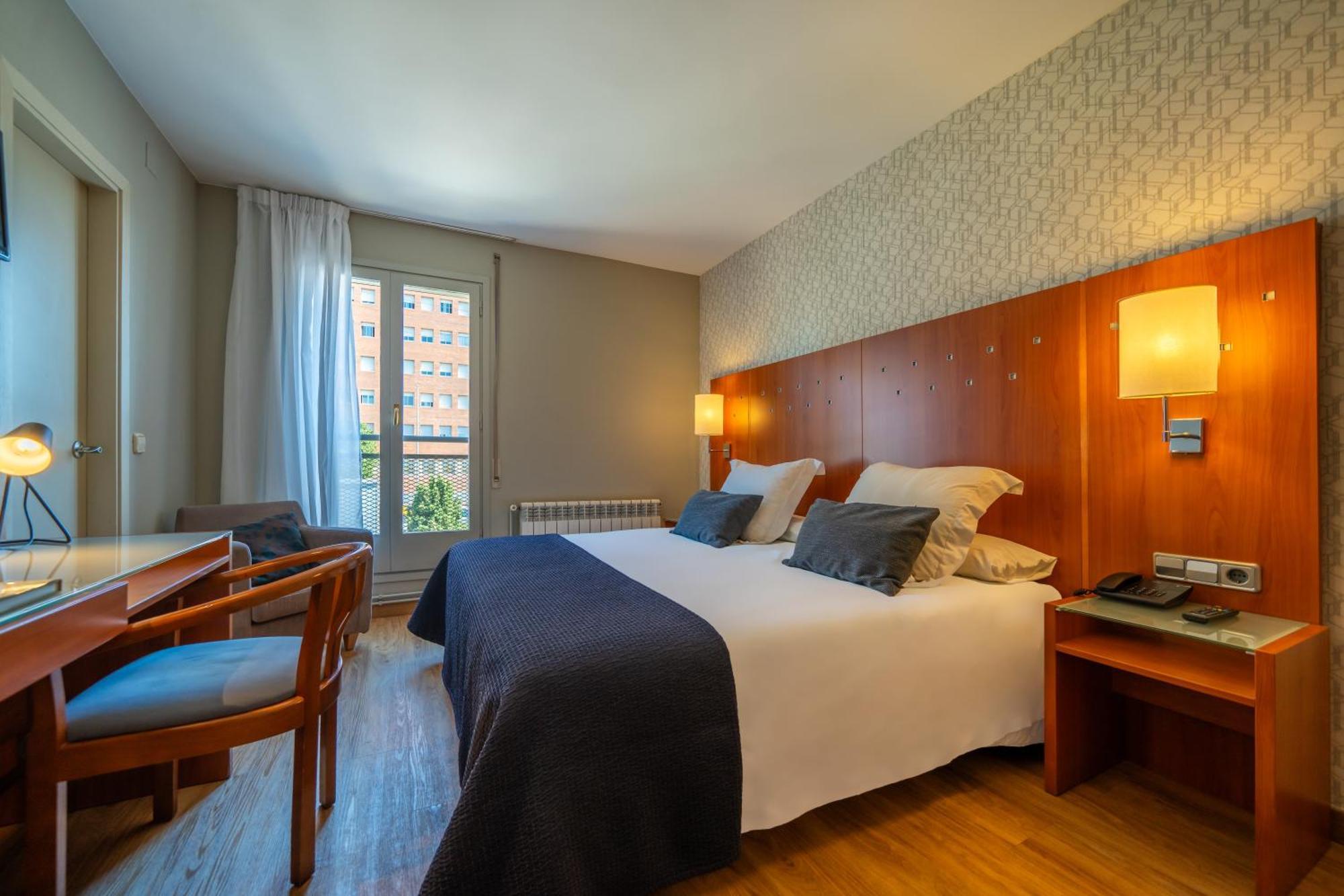 Hotel J. Balmes Vic Exterior foto