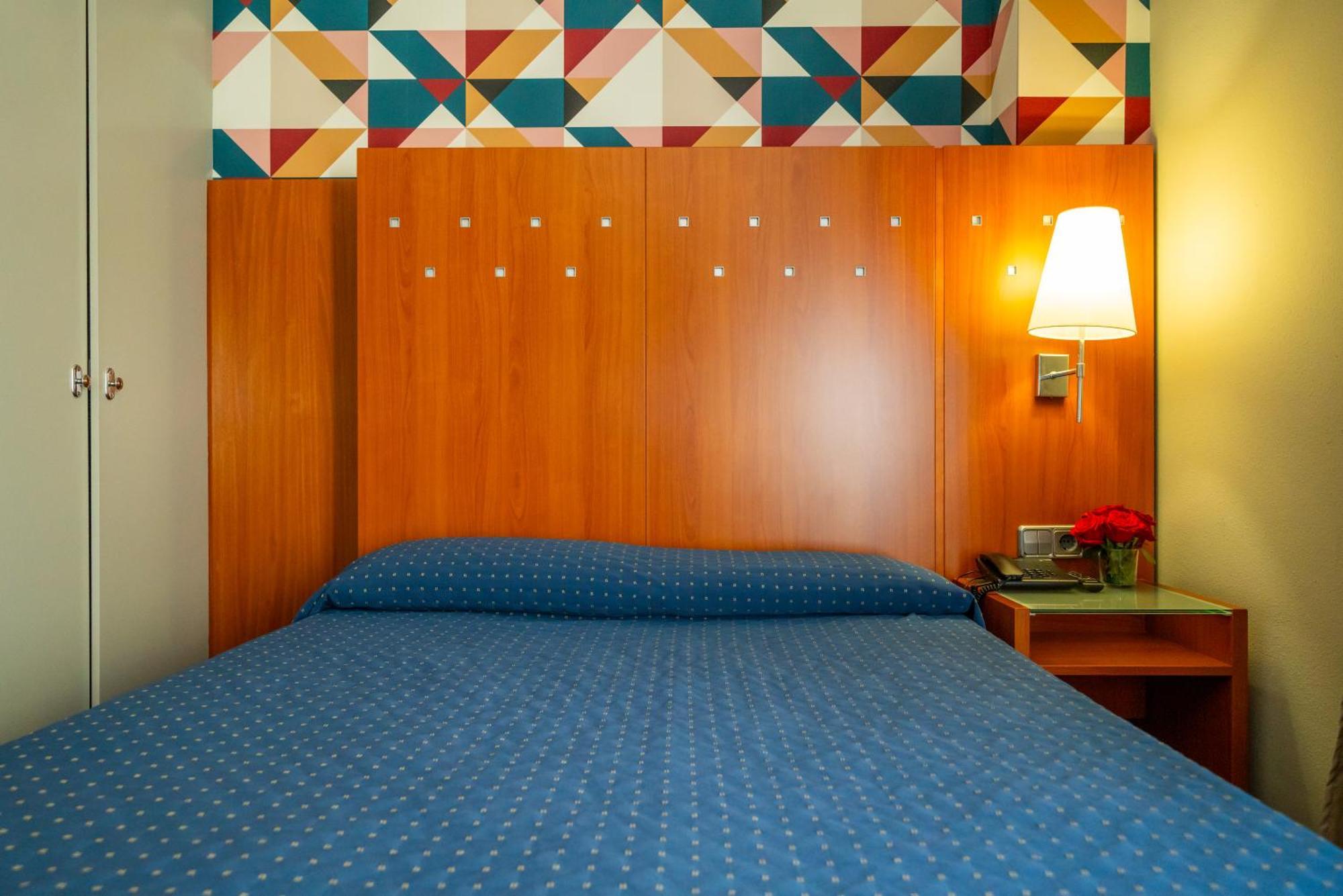 Hotel J. Balmes Vic Exterior foto